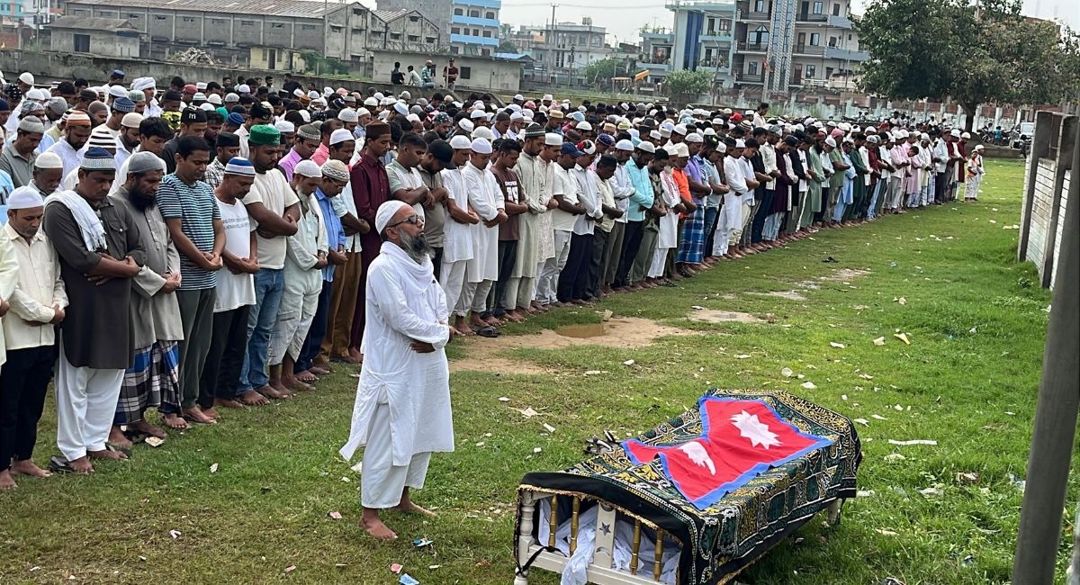 जेनजी आन्दोलनमा ज्यान गुमाएका आलमको वीरगन्जमा जनाजा, हजारौं सहभागी भएर अन्तिम संस्कार सम्पन्न ।