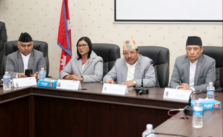 निर्वाचन दिवसमा आयोगको चेतावनी: मत सर्वेक्षण नगर्न अनुरोध।