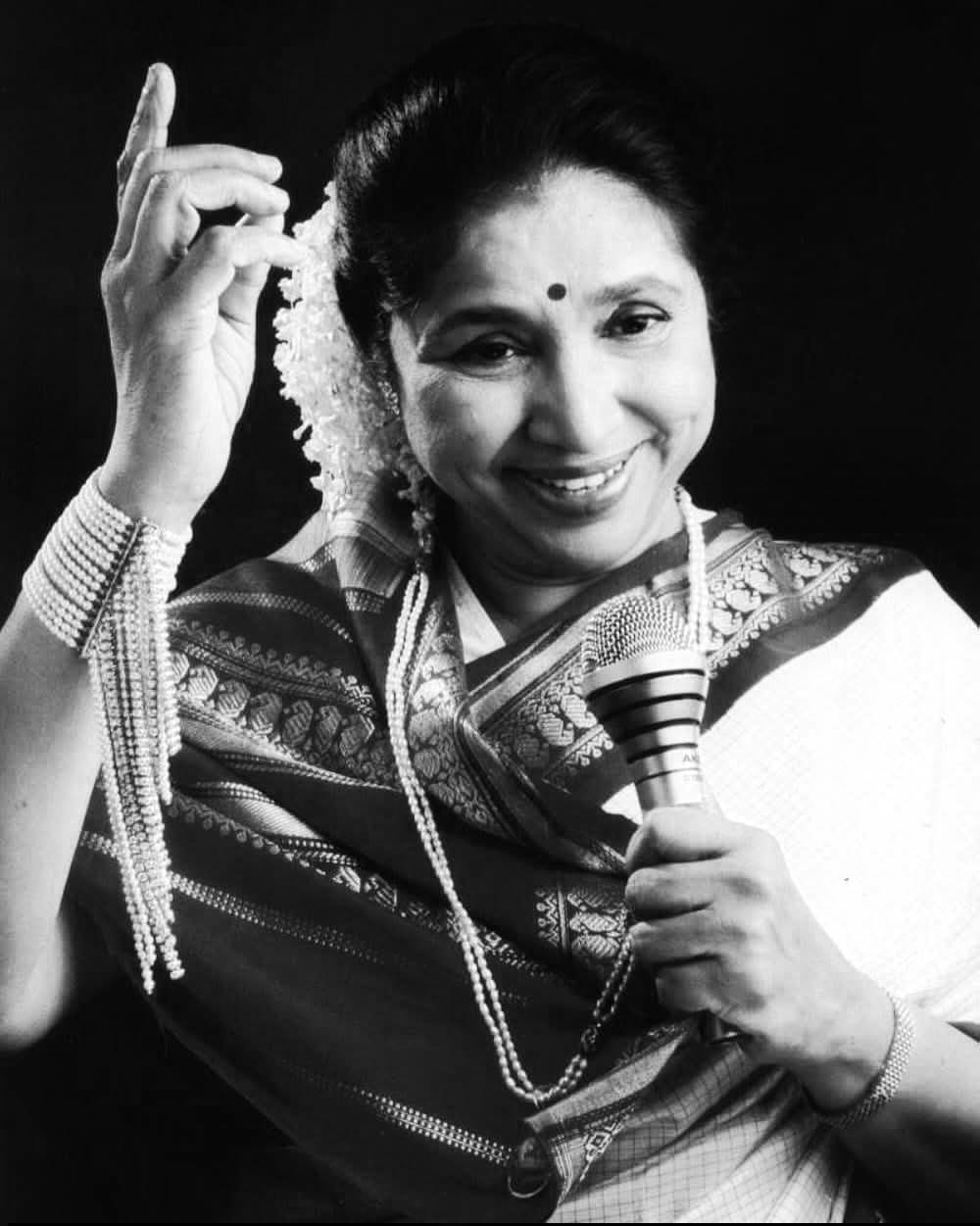 आशा भोसलेको निधन: भारतीय संगीत क्षेत्र शोकमा।