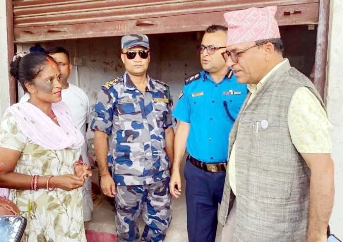 रौतहटमा १७ ग्यास डिलरमा प्रशासनको छड्के अनुगमन।
