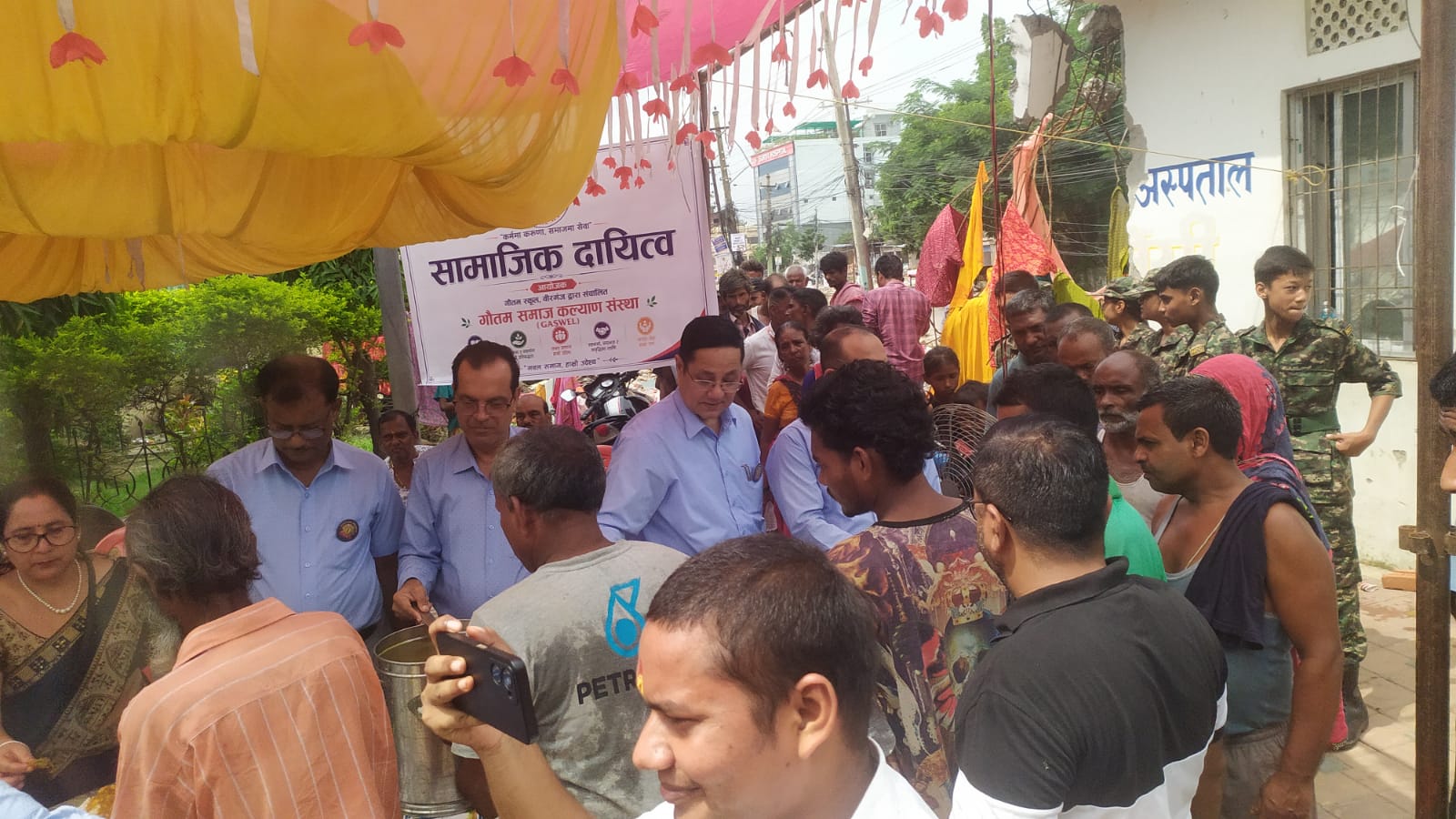 वीरगन्ज समाज सेवा द्वारा नारायणी अस्पतालमा साप्ताहिक निशुल्क भोजन कार्यक्रम सम्पन्न।