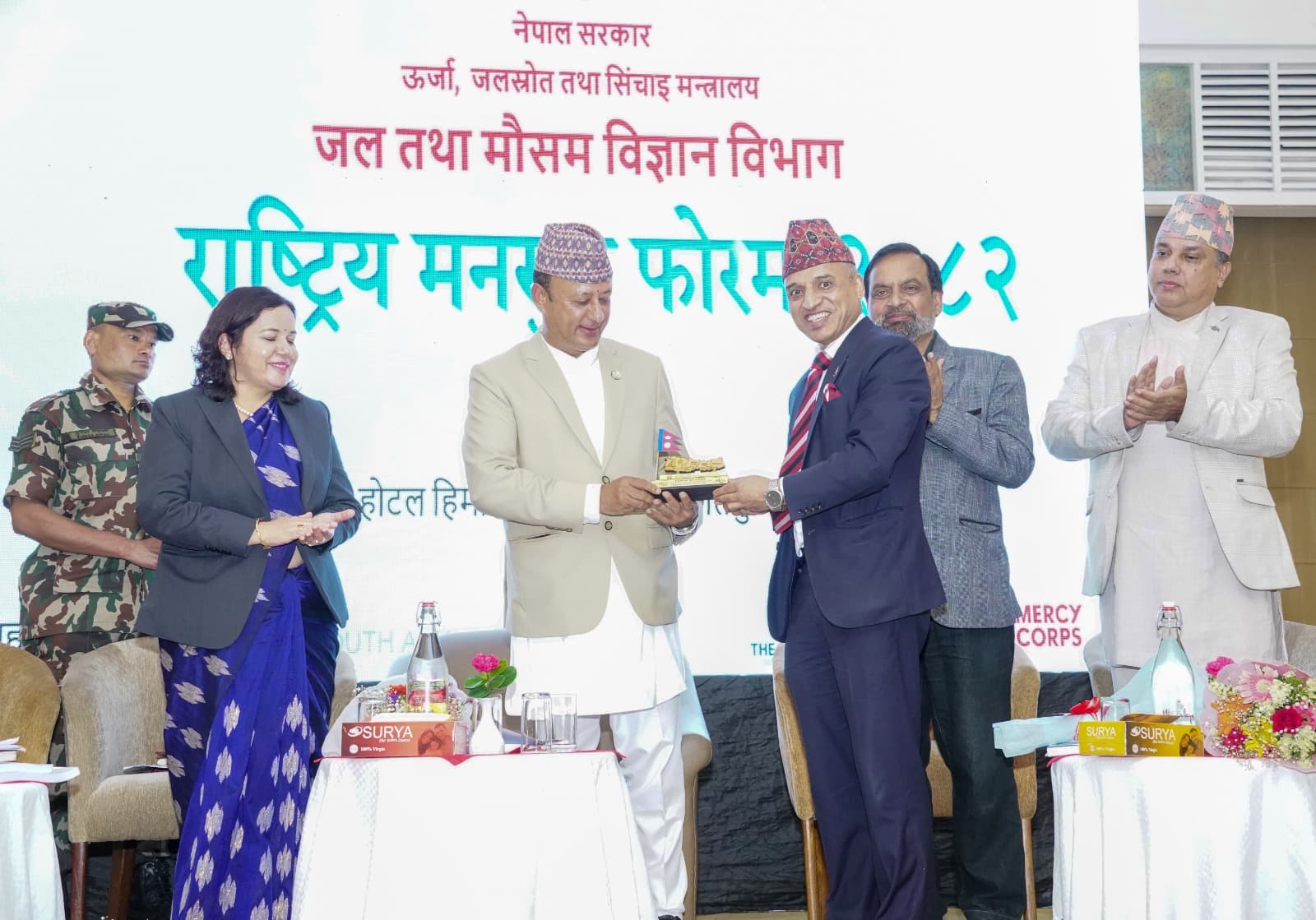 जलवायु पूर्वानुमानलाई केवल वैज्ञानिक दस्तावेजमा सीमित नराख्न मन्त्री खड्काको आग्रह जलवायु पूर्वानुमानलाई कार्यान्वयनसँग जोड्न ऊर्जा मन्त्री खड्काको आग्रह ।