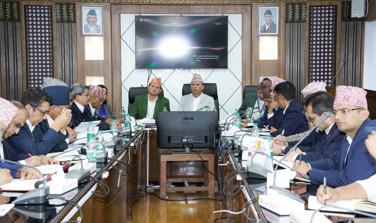 काममा ढिलासुस्ती नगर्न मातहतका कर्मचारीलाई उर्जामन्त्री खड्काको निर्देशन