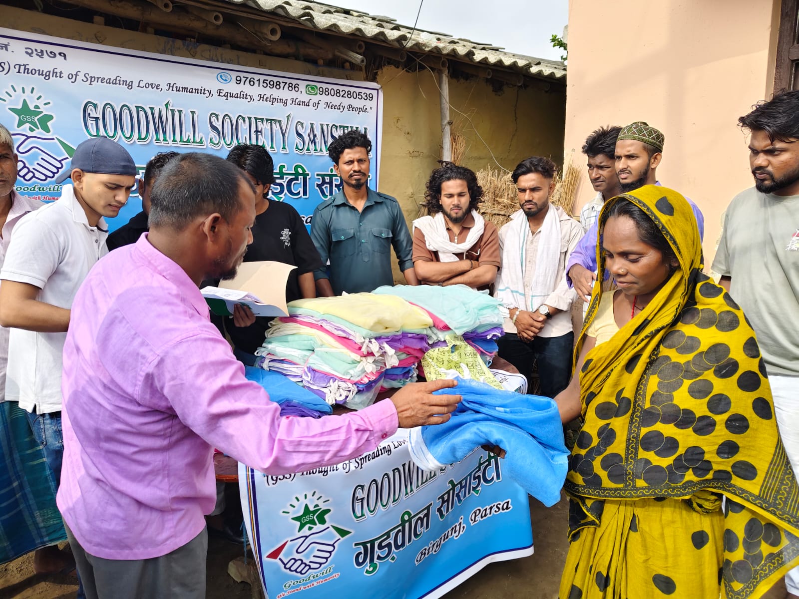 गुडविल सोसाइटीद्वारा वीरगञ्ज–३१ मा ५० थान झुल (मच्छरदानी) वितरण।