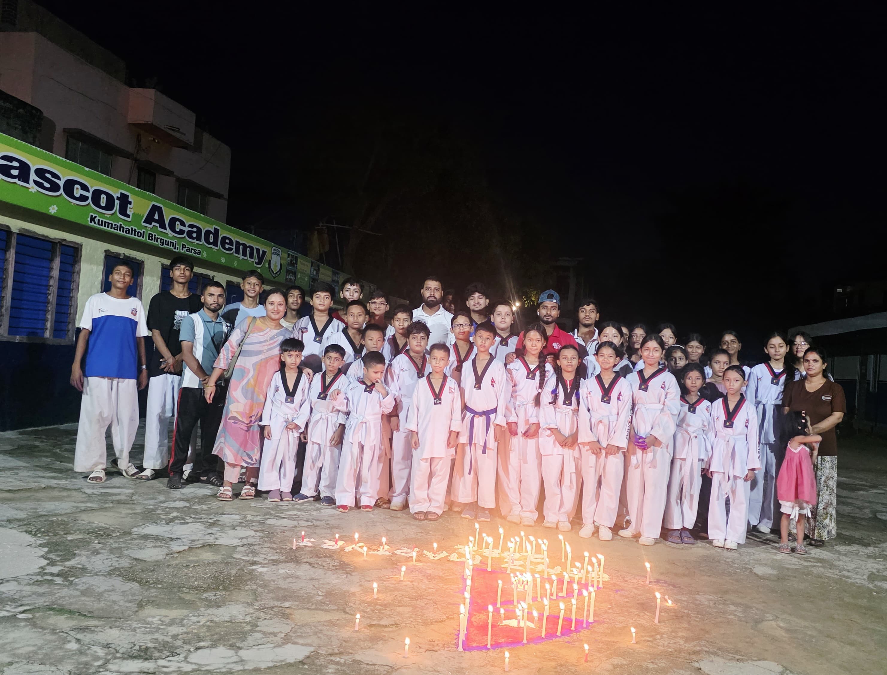 जेन–जी आन्दोलनका सहिदहरूको सम्झनामा मासकोट एकाडेमी र तेक्वान्डो डोजाङ्गद्वारा बिरगञ्जमा शोक कार्यक्रम ।