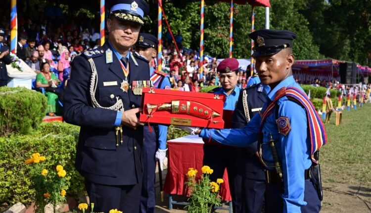 चितवनमा प्रहरी सहायक निरीक्षक आधारभूत तालिम सफलता पूर्वक सम्पन्न, ३७७ प्रशिक्षार्थी दीक्षित।