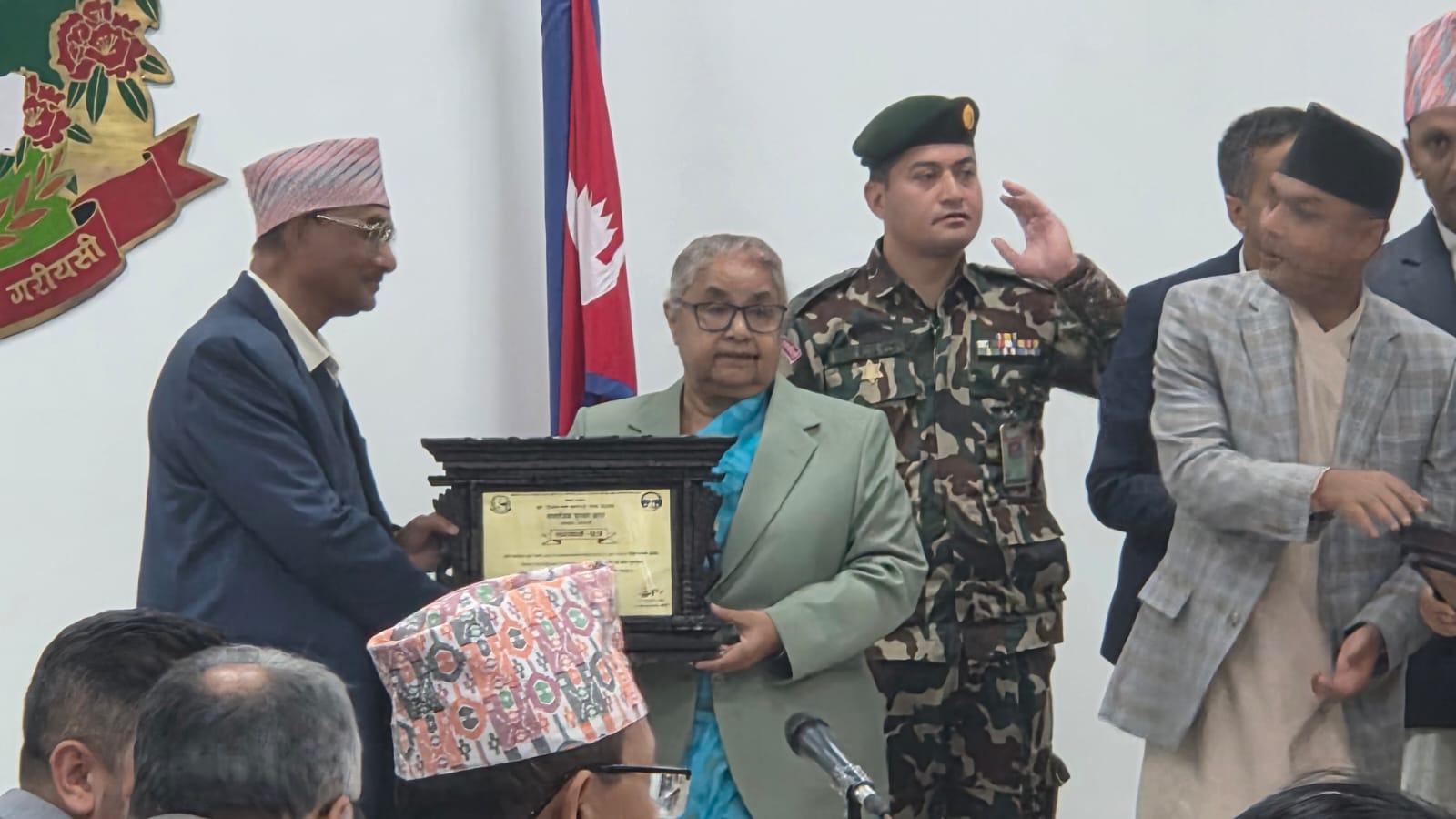 नेशनल मेडिकल कलेज प्रधानमन्त्री कार्कीबाट सम्मानित ।