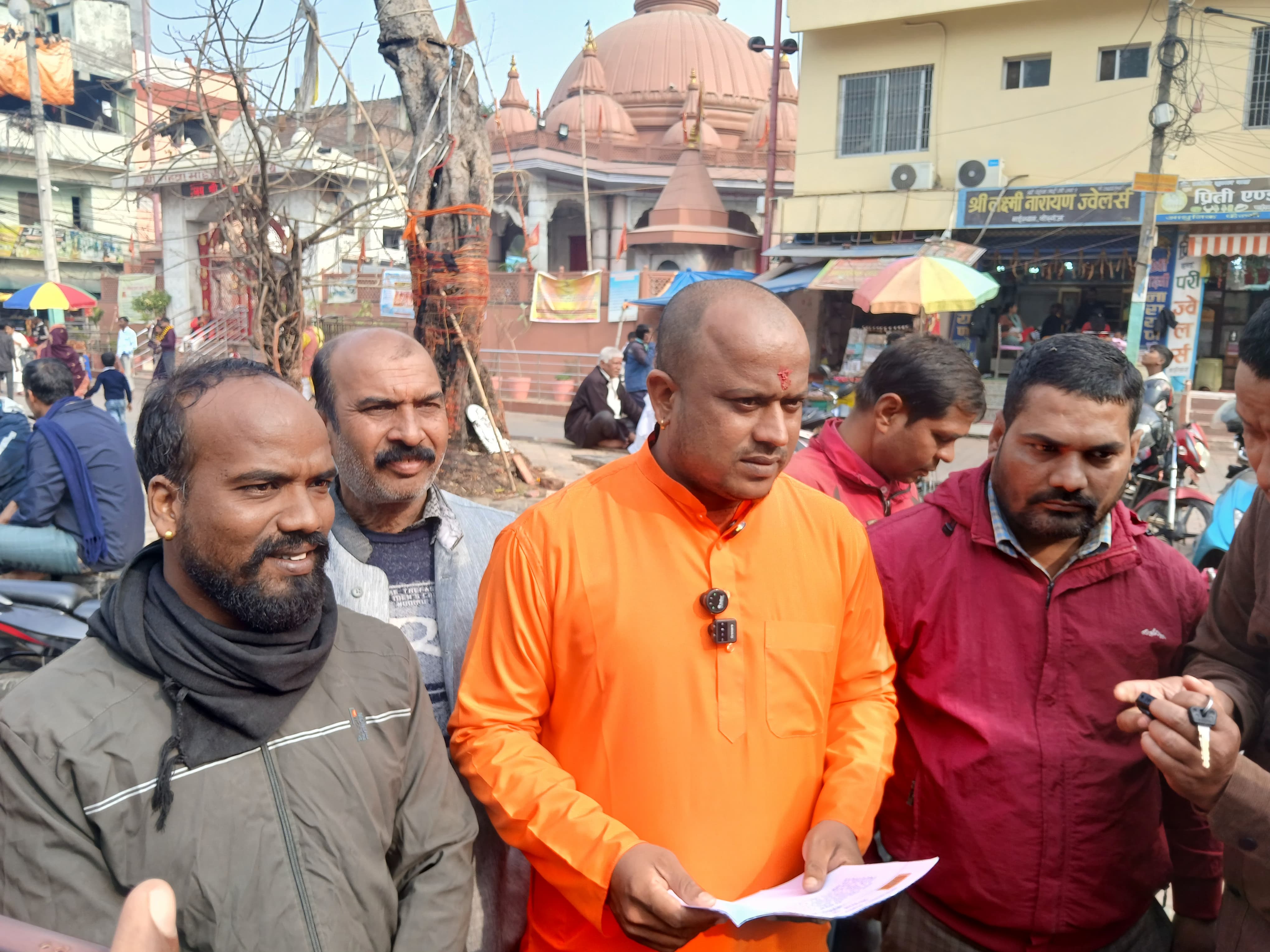 वीरगन्जमा नेपाल जनता पार्टीका नेता सन्तोषानन्द महाराजलाई ज्यान मार्ने धम्की, भिडियो सार्वजनिक गर्दै प्रहरीमा दिए उजुरी।