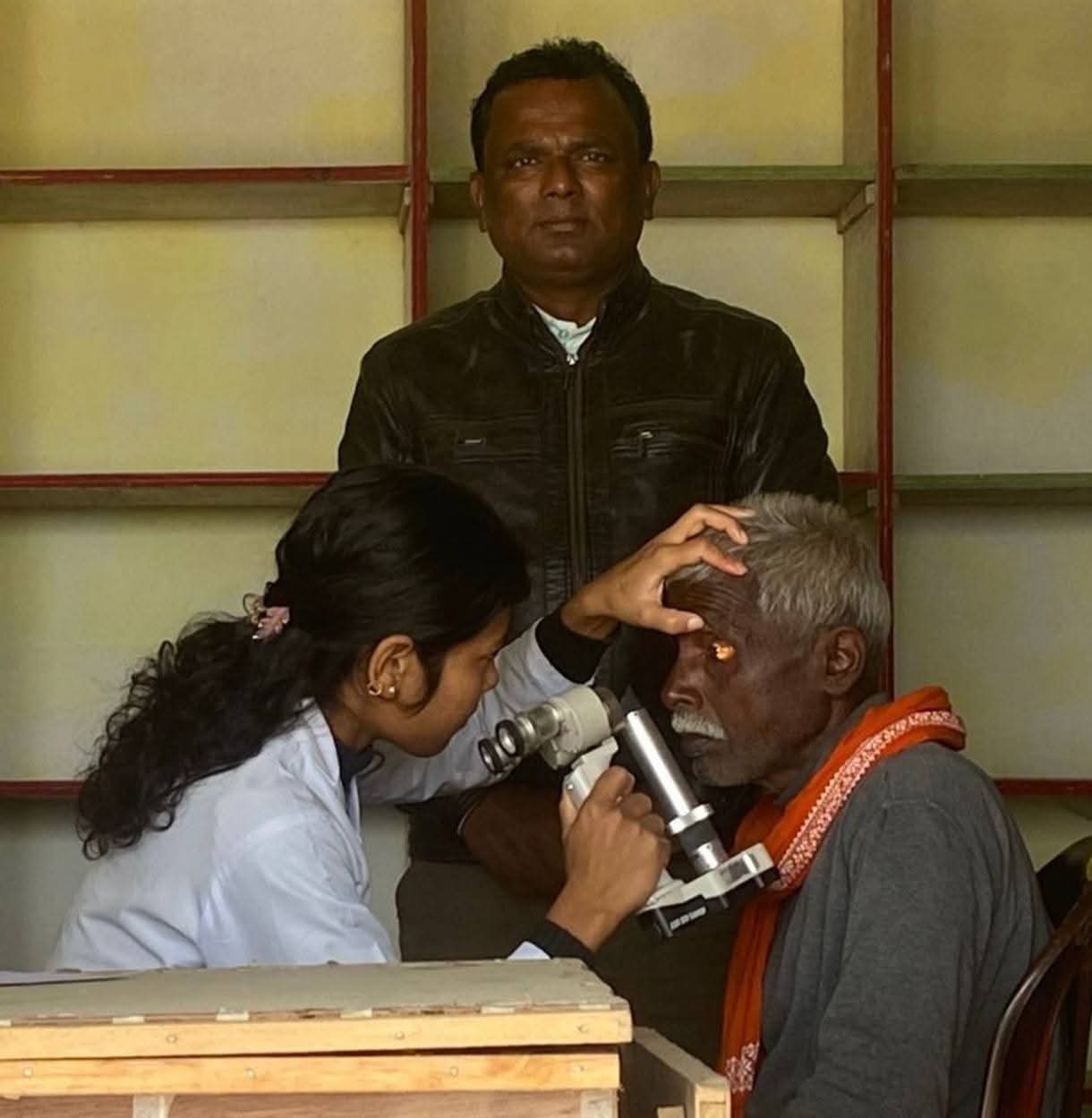 पर्सा जिल्लाको सुहपुरमा निशुल्क आँखा शिविर सम्पन्न १४७ जना लाभान्वित ३१ जनामा मोतियाविन्द रोग फेला ।