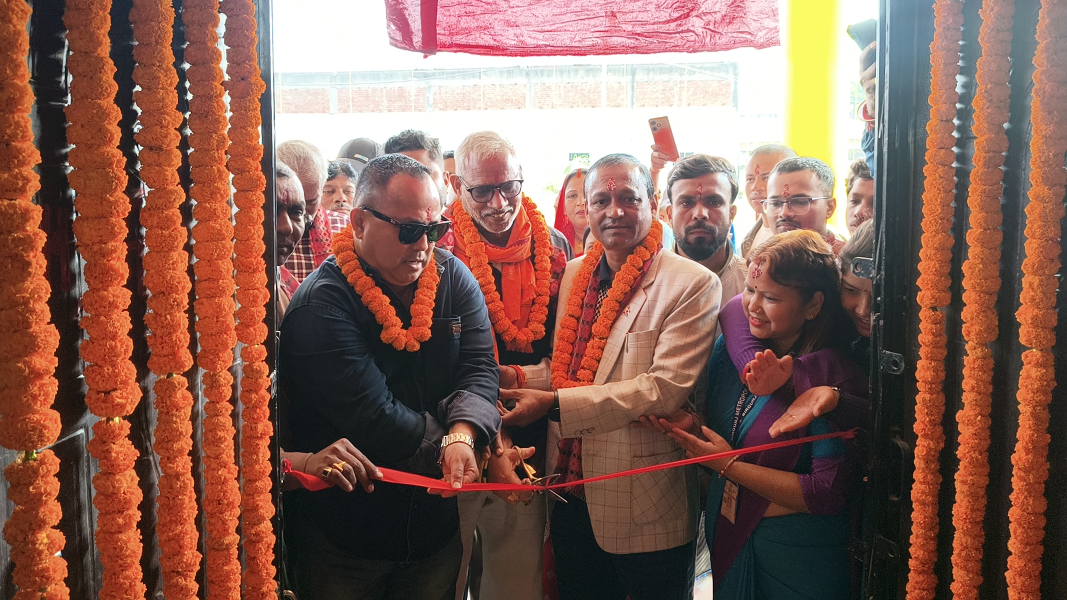 मेयर सिंहले गरे स्वास्थ्य चौकीको नवनिर्मित भवनको भव्य उद्घाटन।