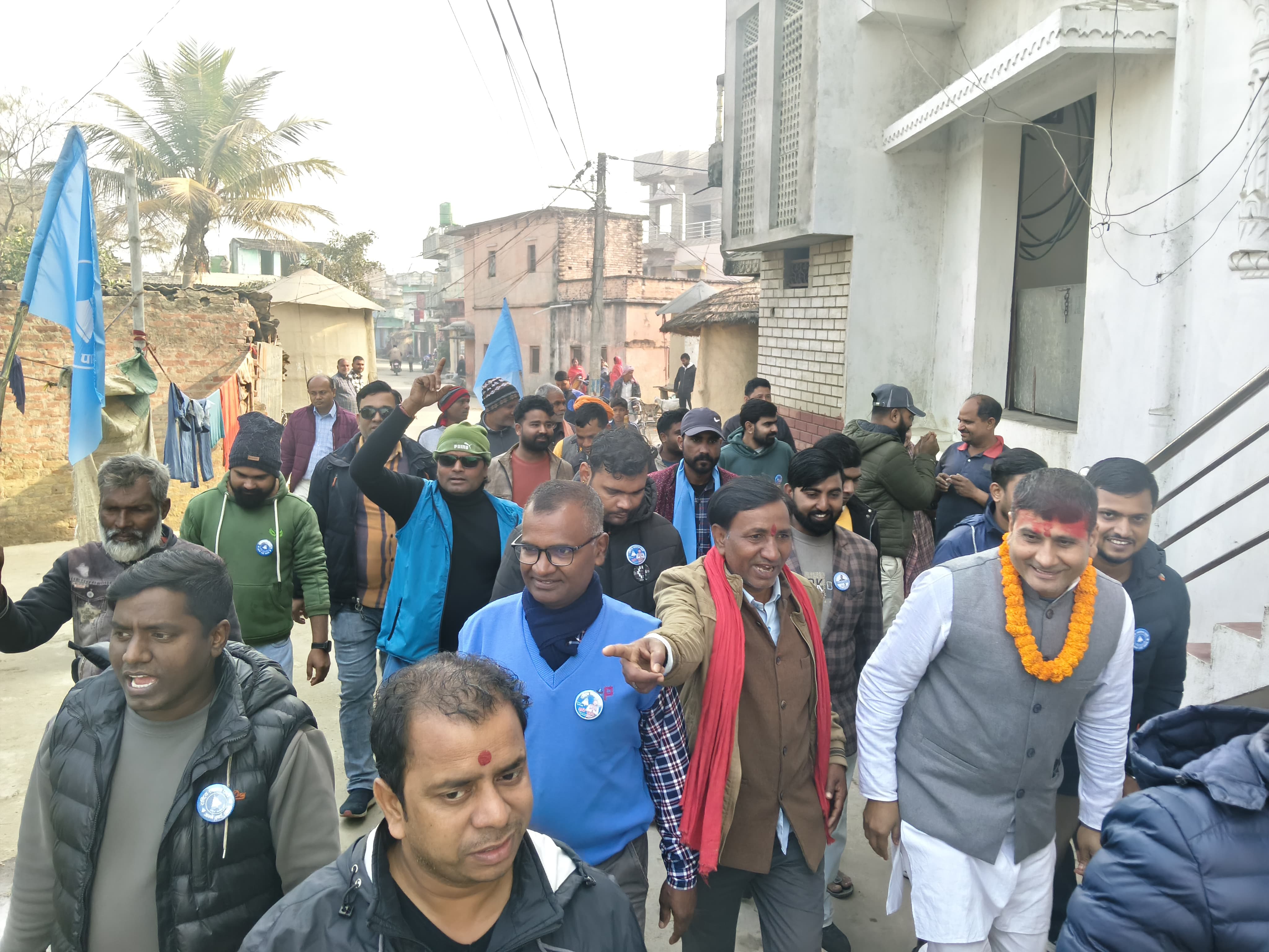 राष्ट्रिय स्वतन्त्र पार्टीका  पर्सा १ का उम्मेदवार हरि पन्तद्वारा सहिद दिलिप चौरसियाका परिबार संग भेटघाट । 