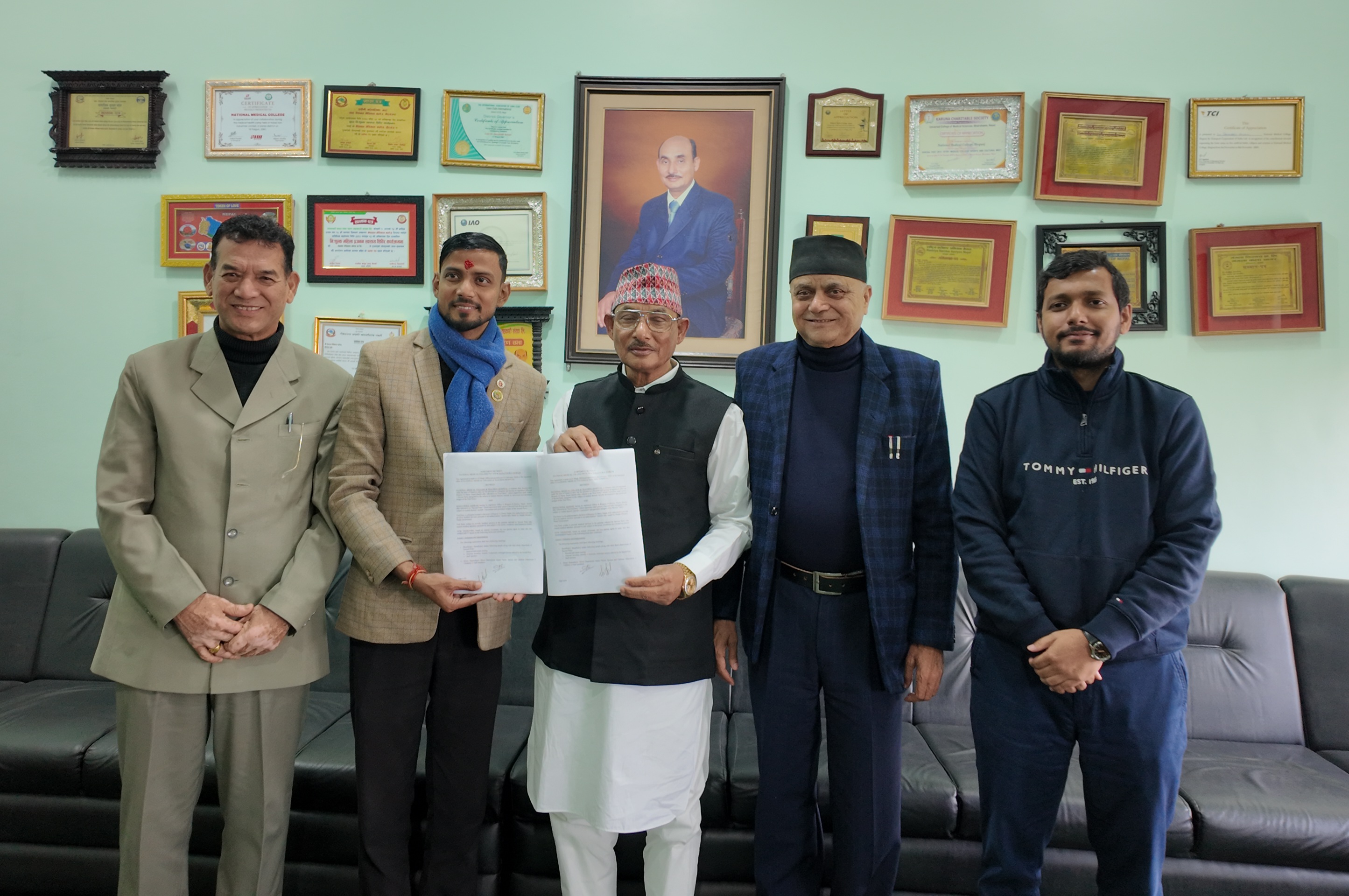 नेशनल मेडिकल कलेज र मानवसेवा आश्रमबीच स्वास्थ्य सेवा सहकार्य सम्झौता।