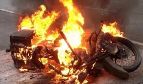 महोत्तरीमा मोटरसाइकल दुर्घटनामा ३ परीक्षार्थीको मृत्यु, ३ जना घाईते।