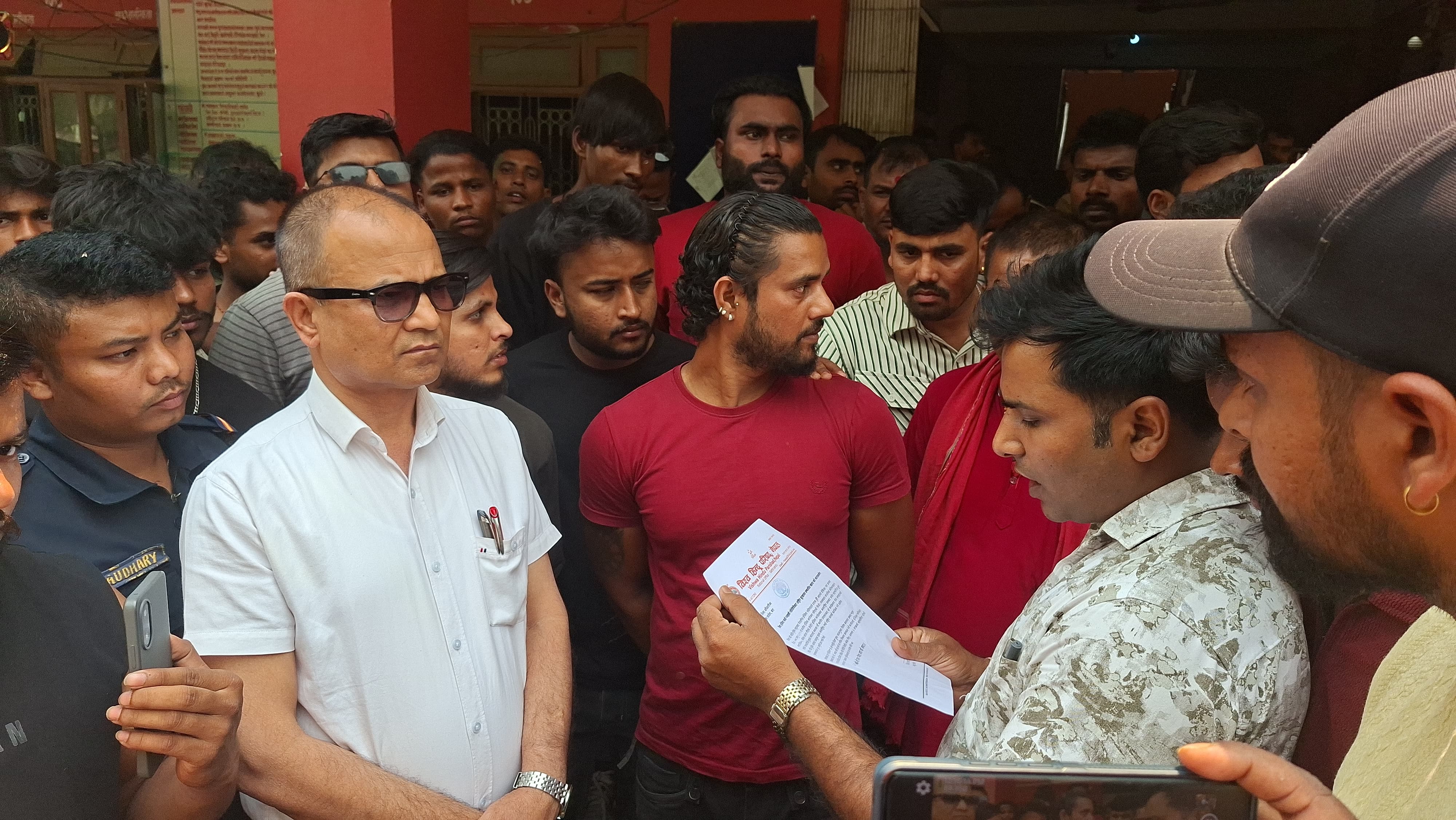 इज्तिमा'मा विदेशी सहभागिता रोक्न विश्व हिन्दू परिषद् नेपालको माग, बारा र पर्सा प्रशासनलाई ध्यानाकर्षण पत्र  ।