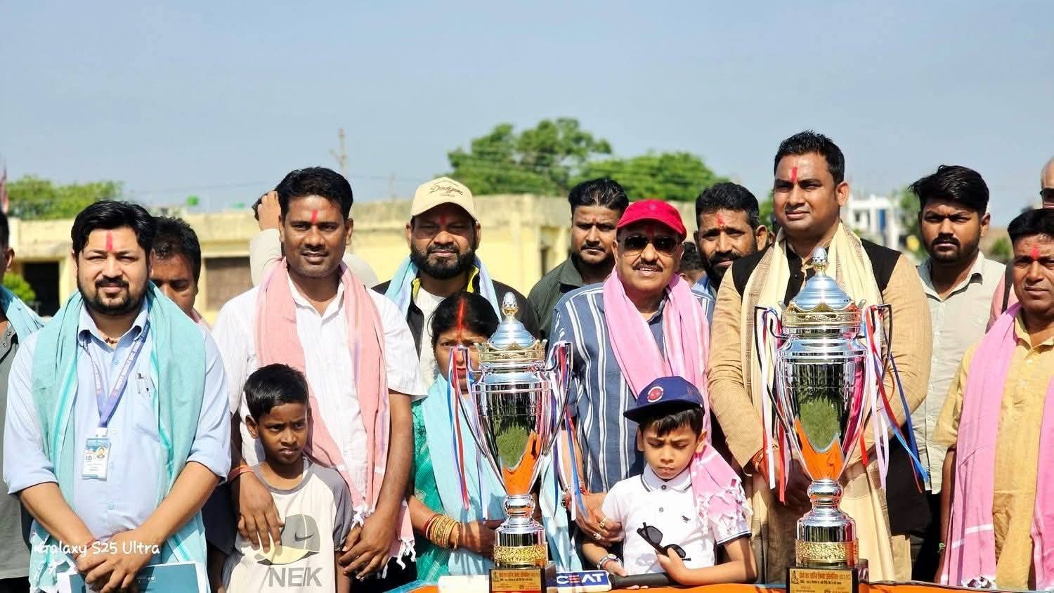 सांसद सुशील साह कानुद्वारा वडा स्तरीय क्रिकेट प्रतियोगिताको उद्घाटन।