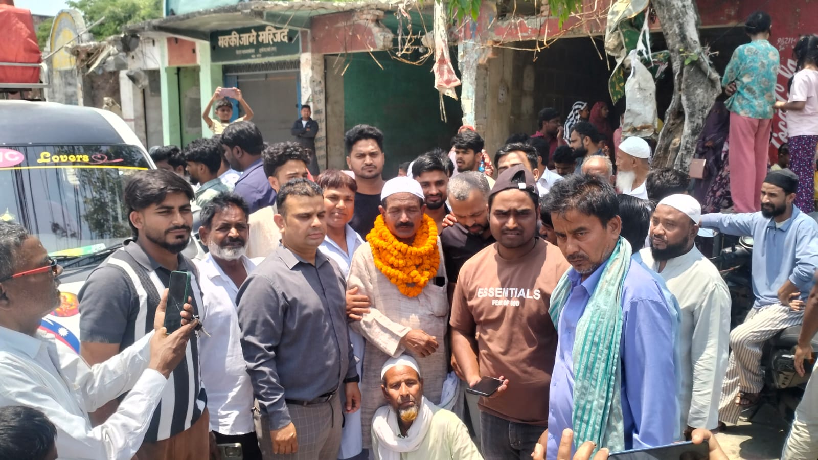जेन जी पर्साद्वारा हज यात्रामा जाने श्रद्धालुहरुलाई शुभकामनासहित बिदाइ।