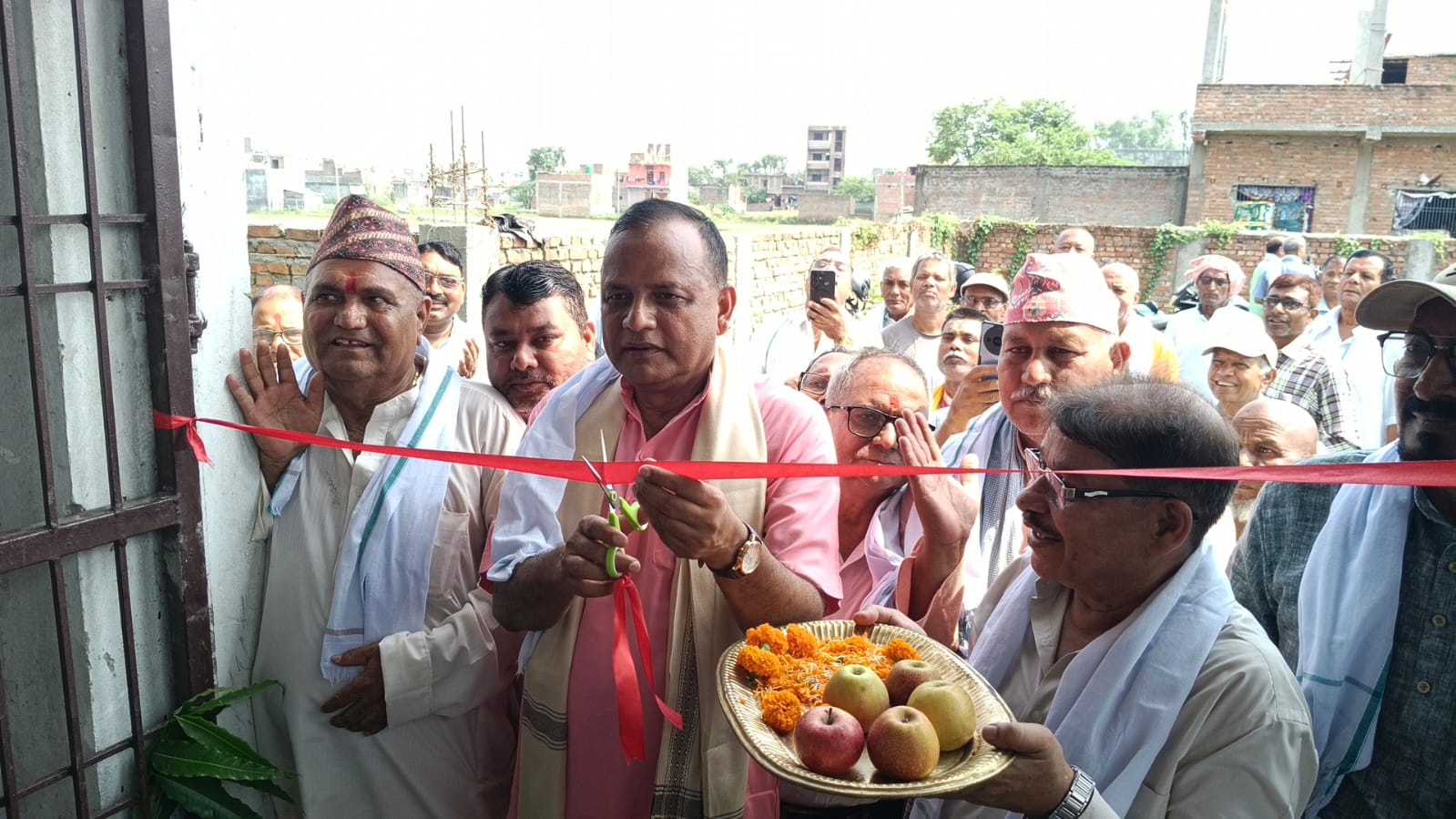 पूर्व मुख्यमन्त्री लालबाबु राउत द्वारा प्रौढ संघको वृद्धाश्रम समुदघाटन ।