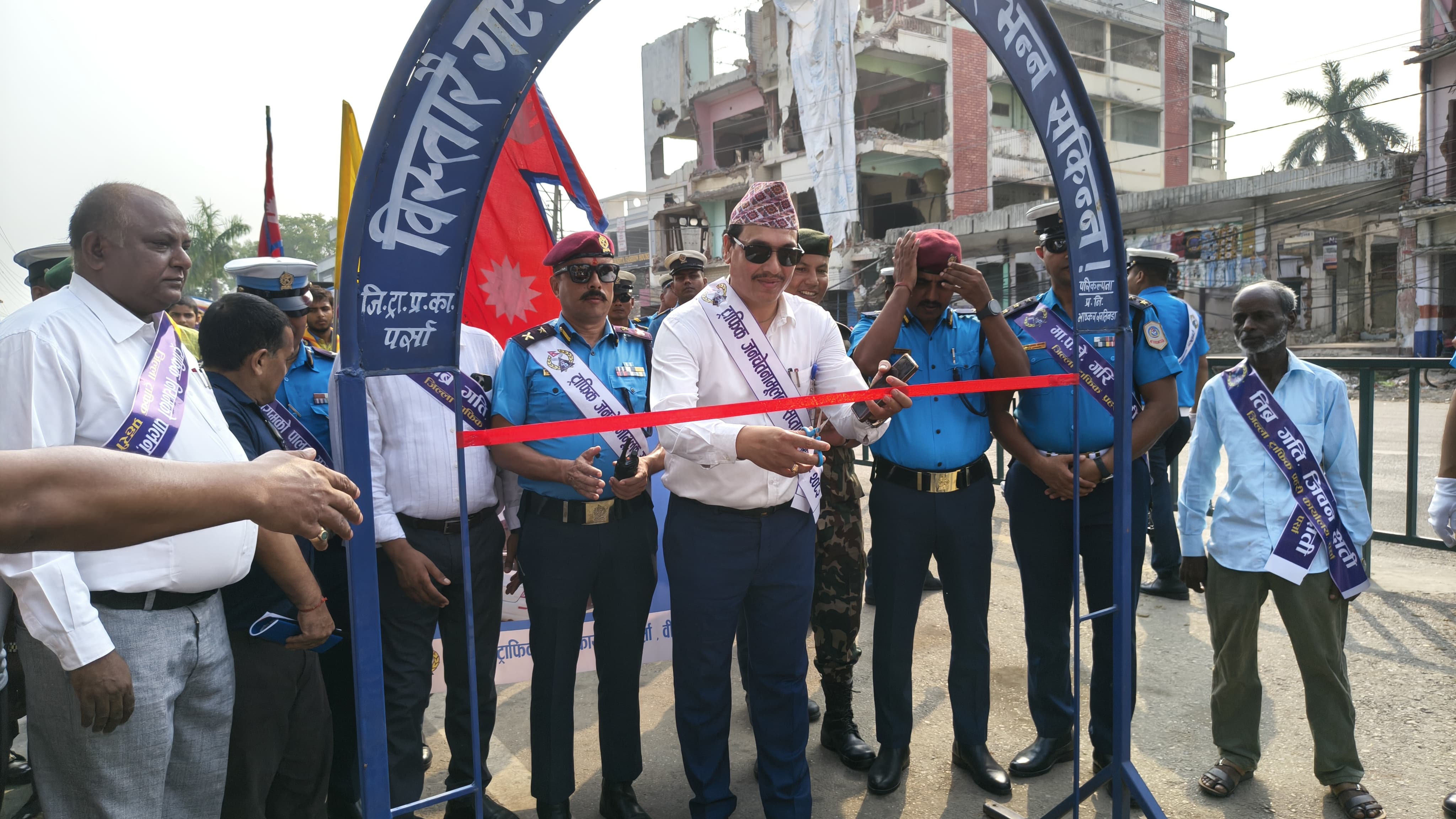 ट्राफिक सप्ताह शुभारम्भ, सडक अनुशासन र दुर्घटना न्यूनीकरणमा जनचेतना फैलाइँदै।