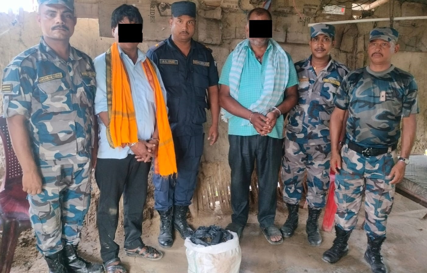 भारततर्फ लैजाँदै गरेको ५ किलो गाँजासहित दुई भारतीय नागरिक पक्राउ।
