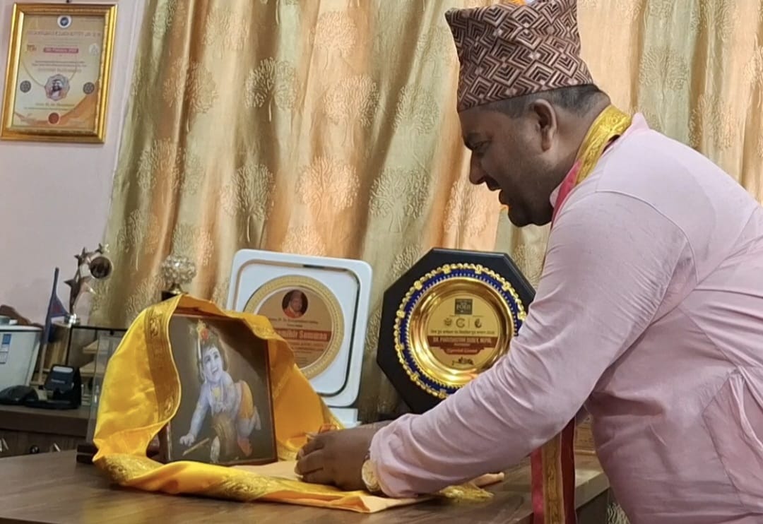 बाढीपीडितको सकुशल उद्धारपछि डा. दुबेको भावुक प्रार्थना : ‘प्राकृतिक विपत्तिबाट मानव जातिको रक्षा गर’।
