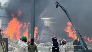 भारतको  एउटा औषधि उद्योगमा सोमबार भएको विस्फोटमा परी मृत्यु हुनेको संख्या ३४ पुग्यो ।