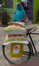 विपन्न परिवारलाई विवाहका लागि खाद्यान्न सहयोग।