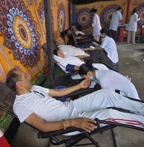 नेपाल मानव धर्म सेवा समिती द्वारा कालिमाटी माभये को  खुल्ला रक्तदान कार्य कार्यक्रम मा महिला,पुरुष गरि ८० जना ले रक्तदान गर्नु भये को थियो ।