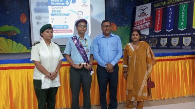 गौतम माध्यमिक विद्यालयमा विद्यार्थी परिषद् २०८२ को पदभार, शपथ तथा ब्याच वितरण समारोह भव्य रूपमा सम्पन्न ।