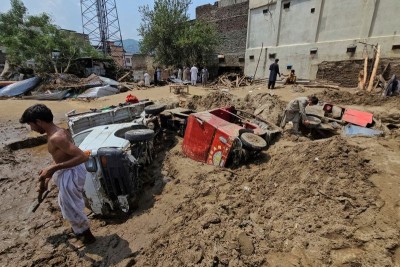 प्राकृतिक विपत्तिले पाकिस्तानमा ३४० को मृत्यु।