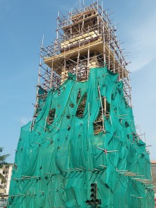 वीरगञ्जको मुटु मानिने घण्टाघर अब चाँडै पुरानै रूपमै देखिने।