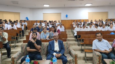 नेशनल मेडिकल कलेजमा विद्यार्थी–शिक्षकको सहभागितामा च्यारिटेबल फेस्ट भव्यतापूर्वक सम्पन्न।