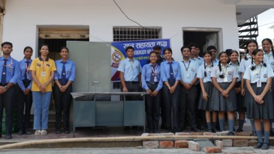 वीरगन्जमा क्षतिग्रस्त प्रहरी बिट पुनर्निर्माणमा युवाहरूको सकृयता।