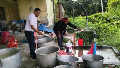 पर्सा जिल्लाको बिरगंजमा बाढीपीडितका लागि पोसिलो खाना वितरण सुरु।