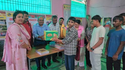 लायन्स क्लबले आश्रित बालबालिकाका लागि खाद्यान्न सहयोग गर्‍यो।