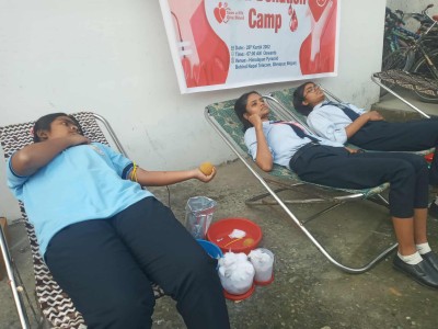 हिमालयन पिरामिट कलेजमा खुला रक्तदान कार्यक्रम : ७ महिला सहित ४० जनाले गरे रक्तदान।