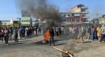 सिमरामा झडपपछि आज पनि कर्फ्यु, यातायात अवरुद्ध।