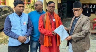 जनमत पार्टीका जिल्ला अध्यक्ष ओमप्रकाश सर्राफ द्वारा पर्सा–१ बाट उम्मेदवारी दर्ता।