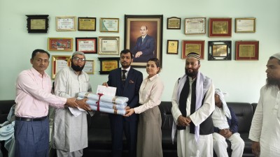 नेशनल मेडिकल कलेजद्वारा पर्सा र बारा जिल्लाका मदरसा तथा यतीमखानामा कपडा वितरण कार्यक्रम सम्पन्न