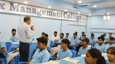 बीरगञ्ज कलेजमा कक्षा ११ का विद्यार्थीलाई प्रभावकारी सार्वजनिक वक्तृत्वकला सम्बन्धी अभिमुखीकरण।