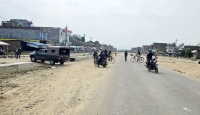 लहानबाट कर्फ्यु हटाइयो, गोलबजारमा अझै जारी।