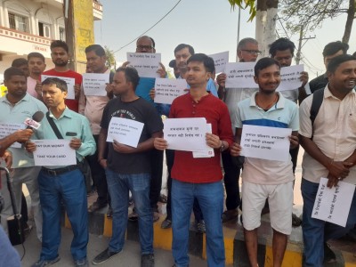 स्मार्ट टेलिकम को लाइसेन्स खारेज हुदा ब्यवसइहरु को करोडौ मुल्य को रिचार्ज अलपत्र।