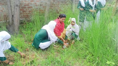 लायन्स क्लब अफ वीरगञ्ज सेन्ट्रल सिटीको वृक्षारोपण कार्यक्रम सम्पन्न 
