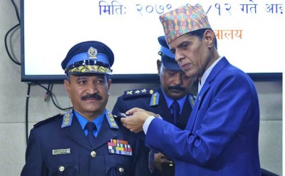 नेपाल प्रहरीका आईजीपी कुँवरले लगाए दर्ज्यानी चिह्न
