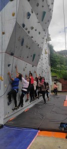 तीजको अवसरमा विश्व कीर्तिमानी कल्पनाले गराइन् क्लाइम्बिङ