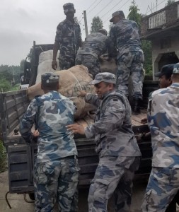 तस्करीको अखडा बन्दै सिरहा, एक हप्तामा दुई करोडको कपडा बरामद
