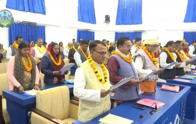 मधेश प्रदेशका नवनिर्वाचित प्रदेश सभा सदस्यहरुले लिए पद तथा गोपनीयताको शपथ