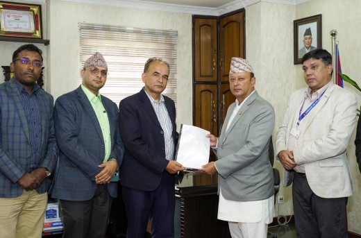 ताप्लेजुङ दुर्घटनाः लापरवाही गर्ने कर्मचारीलाई कारवाही हुन्छः मन्त्री खड्का ।