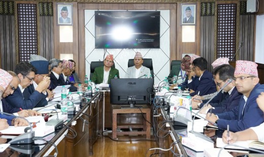 काममा ढिलासुस्ती नगर्न मातहतका कर्मचारीलाई उर्जामन्त्री खड्काको निर्देशन