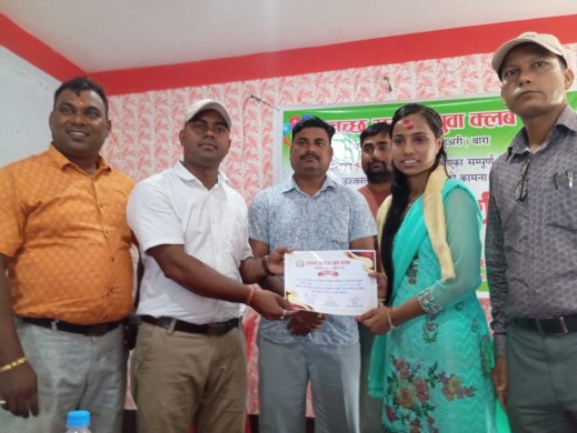 एसईई उतीर्ण विद्यार्थीहरूलाई बहुअरीमा सम्मान, क्लबद्वारा छात्रवृत्तिको घोषणा ।