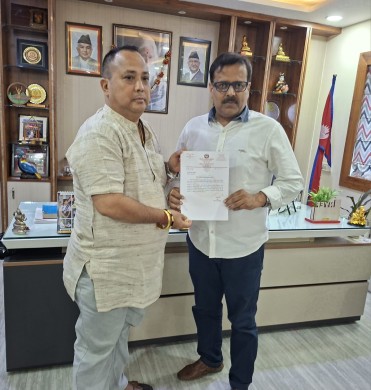 वीरगआदर्शनगर रंगशालाको संरक्षण, सम्वर्द्धन, मर्मत–सम्भार तथा प्रभावकारी सञ्चालनका लागि गोपाल प्रसाद खेतानलाई संयोजकको जिम्मेवारी दिइएको छ।